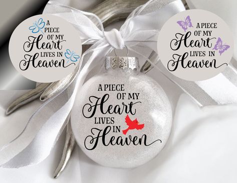 Christmas In Heaven Ornament Diy, Memorial Baubles, In Memory Christmas Ornaments, Christmas Heaven, Memory Ornaments, Christmas In Heaven Ornament, Heaven Ornament, Ornament Memorial, Cricut Ornaments