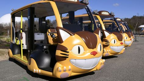 Low-speed electric vehicles modeled after the Cat Bus from Studio Ghibli's anime film "My Neighbor Totoro" are unveiled by the prefectural government and are set to run in a central Japan park housing the "Ghibli Park" theme park. Ghibli Cat Bus, Ghibli Theme Park, Ghibli Cat, Ghibli Park, Japan Park, Ghibli Studios, Cat Bus, Neighbor Totoro, Aesthetic Stuff