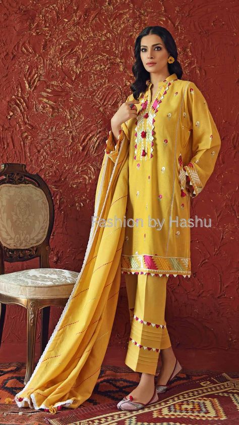 Top Treading Lawn Dresses 2023 All New Design Fashion By Hashu Motifs Embroidery, Crinkle Skirt, Light Green Dress, Secret Closet, Indian Designs, Detailed Dress, Kameez Designs, Embroidered Suit, Pakistani Designer Suits