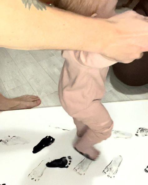 4.8M views · 30K reactions | This is your sign the get a canvas and capture your baby's steps | Turning a precious moment into art 🥹❤️ | By Tyla | Facebook First Steps Canvas, Baby First Steps Canvas, Elijah Craft, Baby Handprint Art, Baby Footprint Art, Baby's First Step, Baby Handprint, Baby Walking, Photo Wall Gallery