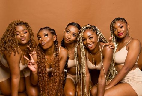 Photoshoot Ideas Black Women – Sisters Photoshoot - davidreed.co Color Coordinated Photo Shoot, Cousin Photoshoot, Melanin Photoshoot, Photoshoot Ideas Black Women, Makeup Shoot, Hair Photoshoot, Selling Photography, Sisters Photoshoot Poses, Friendship Photoshoot