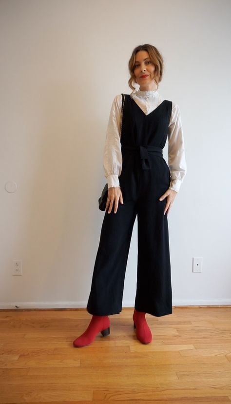 Styled Jumpsuit Outfit, Vest Jumpsuit Outfit, Layered Jumpsuit Outfit Fall, Modern Vintage Womens Fashion, Jumpsuit Jacket Outfits, Vintage Holiday Outfit, Layering Jumpsuit Outfit, Jumpsuit Layering Outfit, Modern Vintage Style Outfits