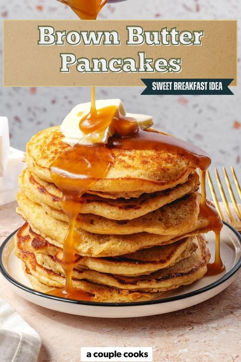 These brown butter pancakes are irresistibly good, served a salted maple caramel syrup. This simple twist on the classic breakfast favorite takes your pancakes to a whole new level of deliciousness! Best Pancake Syrup, Carmel Syrup For Pancakes, Flavored Pancake Syrup, Pancakes With Maple Syrup, Maple Syrup Pancakes, Maple Caramel, Cold Dip Recipes, Butter Pancakes, Winter Salad Recipes