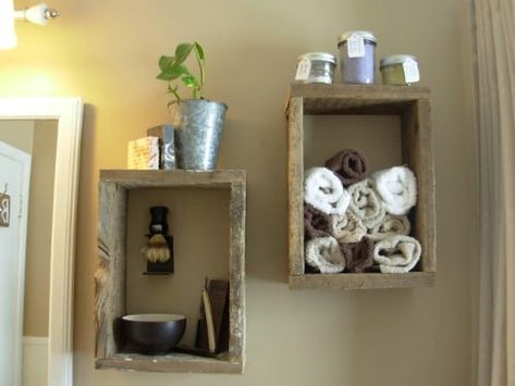 50 Decorative #Rustic #Storage #Projects For a Beautifully Organized Home - These days, the rustic look is all the rage, and for good reason! While there is much to love about the hustle and bustle of modern life and the excitement of the city, sometimes it gets to be a bit much. #diy #home #decorating #organization Shadow Box Ideas Diy, Shadow Box Ideas, Koti Diy, Rustic Bathroom Shelves, Diy Rustic Home, Diy Hanging Shelves, Barn Wood Projects, Funky Junk Interiors, Rustic Storage