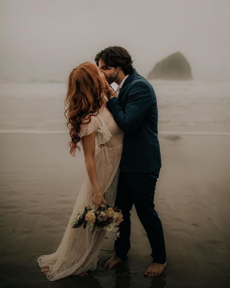 LOOKSLIKEFILM on Instagram: “📸 by @erika_brooke —  #lookslikefilm #lookslikefilmweddings #igmasters #peoplescreatives #artofvisuals #destinationphotographer…” Beautiful Elopement, Couple Wedding Dress, Elopement Photos, Epic Photos, Amazing Weddings, Beach Elopement, Cannon Beach, Oregon Wedding, Bridal Photos