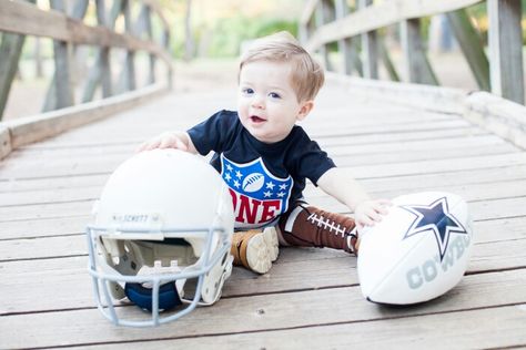 One year old picture ideas #football #oneyear #dallascowboys Baby Football Pictures, One Year Old Picture Ideas, Old Football, One Year Pictures, Boys 1st Birthday Party Ideas, Photo Dream, Twin Photos, First Birthday Pictures, Football Baby