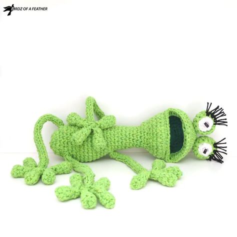 Free Crochet Frog Pattern - Gabriola Frog - Birdz of a Feather Crochet Frog Pattern, Frog Crochet Pattern, Frog Crochet, Frog Pattern, Crochet Frog, Crochet Mandala Pattern, Crochet Pillows, Blanket Diy, Crochet Mandala