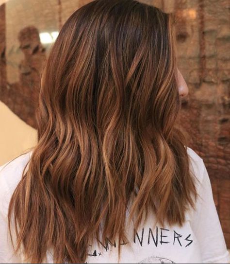 Gorgeous Hair Color That Makes You Look Younger Balayage Hairstyle, Auburn Balayage, Brown Ombre Hair, Hair Brunette, Hair Color Light Brown, Brown Balayage, Hair Shades, Brown Blonde Hair, Ombre Hair Color