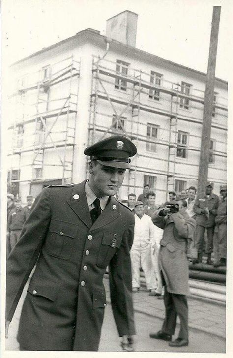 Ray barracks friedberg Germany-2. October 1958! Elvis Presley Elvis Army, Elvis Graceland, Graceland, Elvis Presley, Germany, Fan