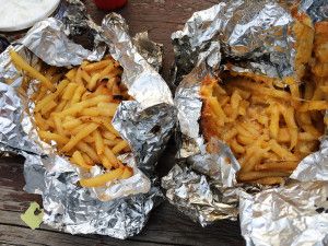 Camp fire cheese fries Easy Camping Food, Cheesy Fries, Waffle Fries, Easy Camping Meals, Campfire Food, Camp Fire, Easy Camping, Cheese Fries, Camping Food