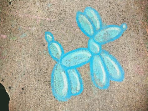 Chalk Art Summer Ideas, Chalk Art On Sidewalk, How To Do Chalk Art, Chalk Art Inspo Easy, Drawing Ideas With Chalk, Chalk Coloring Ideas, Things To Draw In Chalk, Chalk Ideas Preppy, Easy To Draw Chalk Art