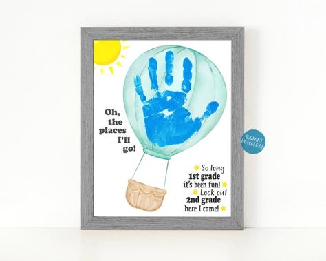 PerfectChaosDigitals - Etsy Handprint Hot Air Balloon, Construction Handprint Art, Art Elementary, Dr Seuss Crafts, Seuss Crafts, Infant Room, Pre K Graduation, Preschool Graduation, Footprint Art