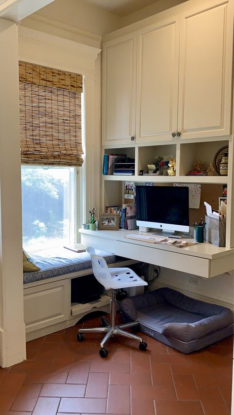 Added deco style desk with ample workspace, storage and window seat Window Desk, Built In Window Seat, Bay Window Seat, Workspace Storage, House Redesign, Work Office Decor, Small Home Offices, Closet Layout, Bedroom Desk