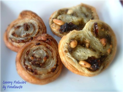 Savory Palmiers from Ina Garten - A Feast For The Eyes Cheese Palmiers, Savory Palmiers, Fig Preserves, Party Snacks Easy, Ina Garten Recipes, Goats Cheese, Cheese Tarts, Easy Cheese, Party Snack