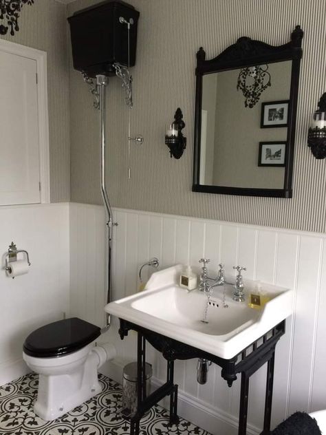 Edwardian Bathroom, Victorian Bathrooms, Baños Shabby Chic, Victorian Toilet, Kitchen Wall Lights, Victorian Bathroom, Downstairs Loo, Downstairs Toilet, Vintage Bathrooms