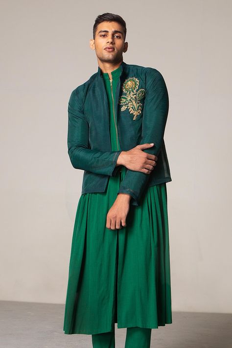 Shop for Siddartha Tytler Green Organza Jacket And Anarkali Set for Men Online at Aza Fashions Anarkali With Jacket, Organza Kurta, Organza Jacket, Cotton Anarkali, Anarkali Kurta, Pajama Pant, Stylish Mens Outfits, Embroidered Neckline, Kurta With Pants