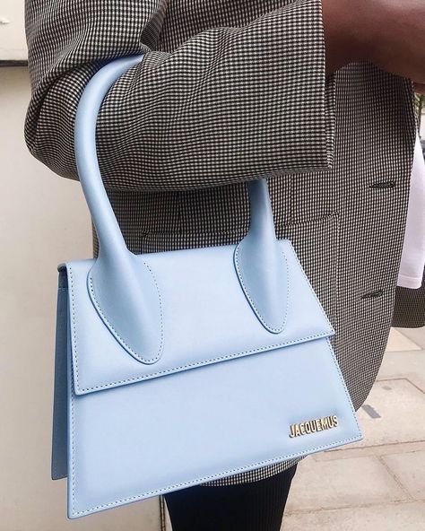 Who What Wear UK on Instagram: “Feeling blue is acceptable if it comes in the form of Jacquemus.  Photo: @olivianatalie.” Jacquemus Bag, Stylish Handbags, Blue Purse, Luxury Purses, Bags Aesthetic, Pretty Bags, Celine Luggage Bag, Prada Handbags, Givency Antigona Bag