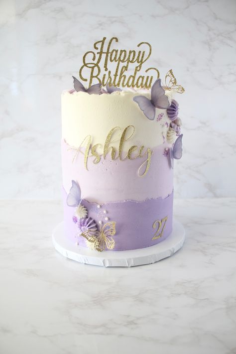 Cake butterflies Purple Tall Cake, Pastel Purple Birthday Cake, Lavender Color Cake Birthday, Purple 21st Birthday Cake, Butterfly Theme Cake Simple, Elegant Purple Cake, Lavender And Gold Cake, Purple 18th Birthday, Lilac Birthday Cake