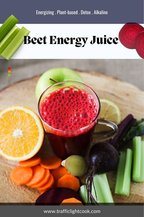 Do you want to improve your running performance? Why am I asking this seemingly arbitrary question? Because nitrate-rich beets offer sustained source of energy and scientists have even found a link between beets consumption (both in juice and whole form) and improved athletic performance. How cool is that? Healthy Beet Juice Recipes, Beet Ginger Juice, Red Cabbage Juice Benefits, Anti Inflammation Beet Juice, Energy Juice Recipes, Beets Benefits, Benefits Of Drinking Beetroot Juice, Juices For Energy, Beet Juice Recipe