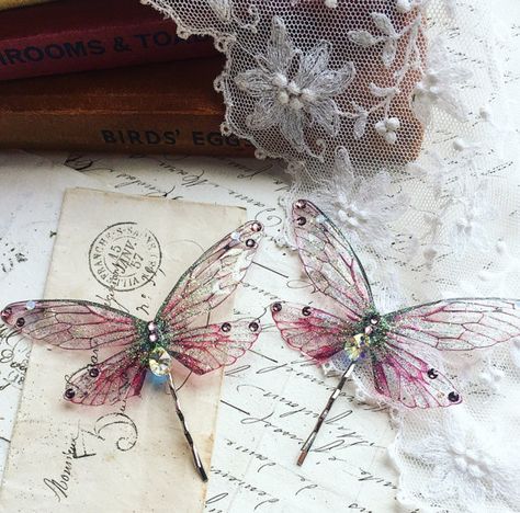 NEW Pretty pink Faerie wing hair adornment Whimsical Necklace, Whimsical Accessories, Hair Adornments, Brand Clothes, Wings Costume, The Ivy, Beautiful Fairies, One Hair, Wing Earrings