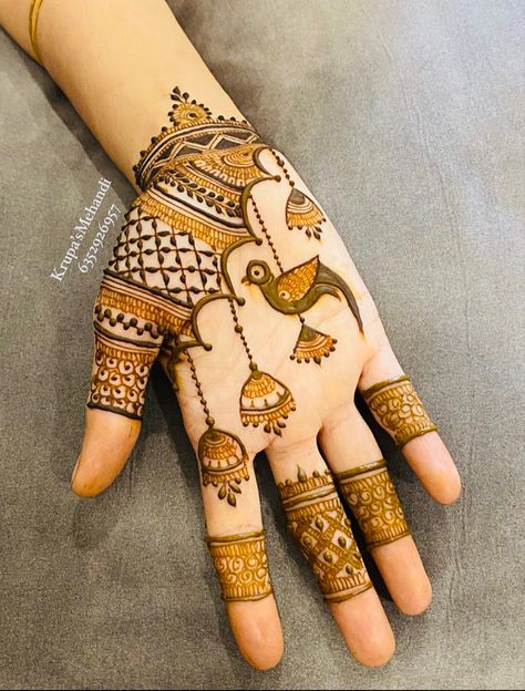 Arebic Mhendi Short, Mahendiii Design Simple, Mehandi Design For Kids, Mehndi For Kids, Mahendiii Design, Kids Mehndi Designs, Mehendi Designs For Kids, Designer Mehndi, Beautiful Mehndi Designs