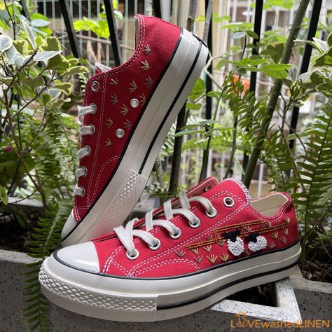 Embroidered Converse/ Custom Converse Chuck Taylor Embroidered Lambs/ Farm Embroidered Converse Low Tops / Embroidered Lambs Sneakers Embroider Converse, Tie Sneakers, Embroidered Converse, Converse Custom, Converse Red, Visible Mending, Custom Converse, Embroidered Shoes, Converse Chuck