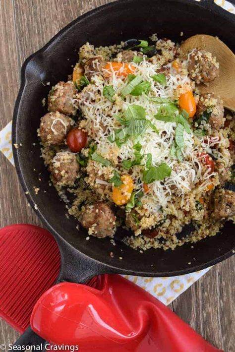 Cheesy Quinoa, Quinoa Meatballs, Seasonal Fruits And Vegetables, Whole30 Vegan, Cravings Recipes, Easy Food Recipes, Vegetable Skewers, Making Quinoa, Meatball Recipes Easy