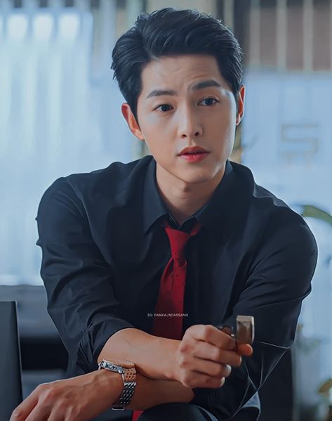 Song Joong Ki Cute Most Handsome Korean Actors, Quotes Drama Korea, Vincenzo Cassano, Kang Min Hyuk, Love Poetry Images, Song Joong, Hd Pictures, Kim Soo Hyun, Cute Celebrity Guys