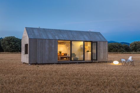 10 Brilliant Tiny Houses that are Revolutionizing Micro-Living | ArchDaily Prefab Cabins For Sale, Prefab Cabin Kits, Larch Cladding, Prefab Buildings, Cabins For Sale, Prefab Cabins, Timber Structure, Portable House, Cabin Design