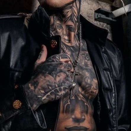 Tattooed Men Aesthetic, Tattooed Aesthetic, Charlie Edwards, London In August, Books Collage, Heavily Tattooed, Tattooed Men, Son Of Hades, Tattoos Men