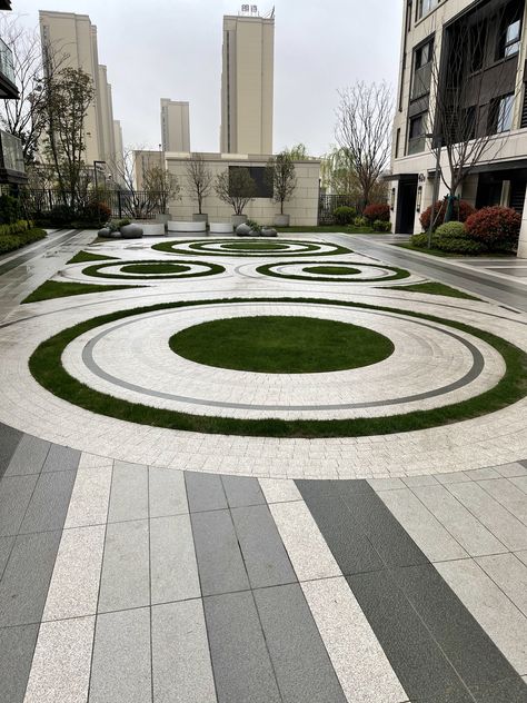 Circular Paving Pattern, Walkway Pattern, Floor Pattern Design, Hospital Design Architecture, Pavement Design, Paving Pattern, Paving Ideas, Paving Design, Paver Walkway