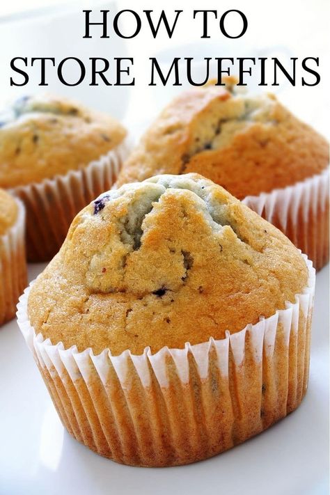 Muffin Baking Tips, Muffin Tricks, How To Store Muffins, Muffin Display Ideas, Muffin Hacks, Muffin Storage, Costco Muffin Recipe, How To Store Blueberries, How To Store Bananas