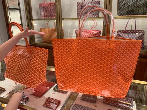 Orange Goyard, Goyard Tote Outfit, 2023 Handbags, 2022 Handbag, Goyard Tote, 2023 Outfits, Luxe Boutique, Tote Outfit, Goyard Bag