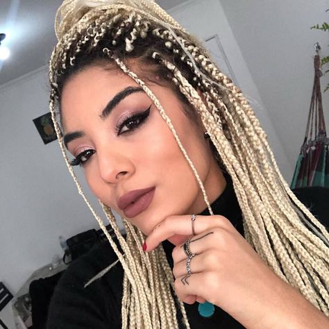 Box Braids: dicas, manutenção e fotos inspiradoras para mudar o visual Small Crochet Box Braids, Pre Looped Crochet Hair, Hair Box Braids, Box Braids Crochet, Crochet Box Braids, Braid Inspiration, Crochet Box, Blonde Braids, Box Braid