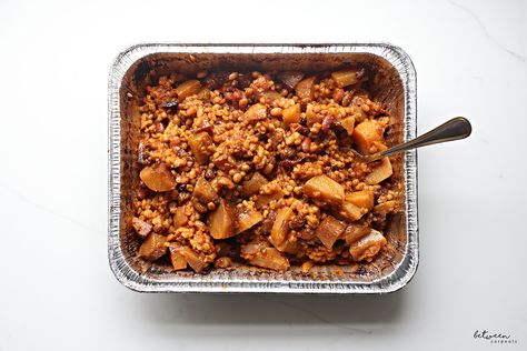 This Pareve Cholent Baked in the Oven in a 9x13 (and It’s Amazing!) | Between Carpools Cholent Recipe, Shabbos Recipes, Shabbat Recipes, Good Shabbos, Dairy Foods, Jewish Recipes, No Dairy Recipes, How To Double A Recipe, Meat Lovers