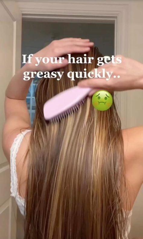 A WOMAN who was sick of her hair always looking greasy revealed how she keeps her locks looking luscious. It turns out the answer is more simple than you might think – and it’s to do with your trusty hairbrush. Tessa Peay, from the US, explained that your hairbrush as well as any other combs […] Healthy Hair Routine, Hairstyle Examples, Greasy Hair, Hair Growing Tips, Hair Tips Video, Hairdos For Curly Hair, Hair Advice, Diy Hair Care, Hair Growth Tips