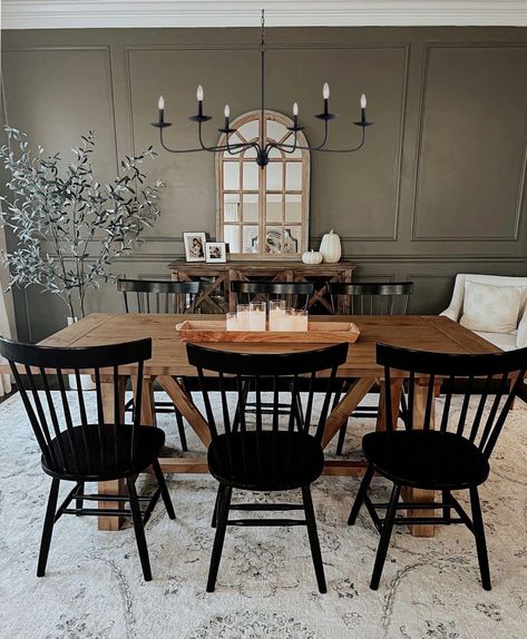 Wooden Dining Room Table With Black Chairs, Wooden Table Black Legs Dining Rooms, Boho Modern Dining Room Decor, Dining Room Inspiration Moody, Moody Organic Modern Dining Room, Dinning Room Farmstyle, Mushroom Dining Room, Earthy Modern Dining Room, Wood Dining Room Table Decor