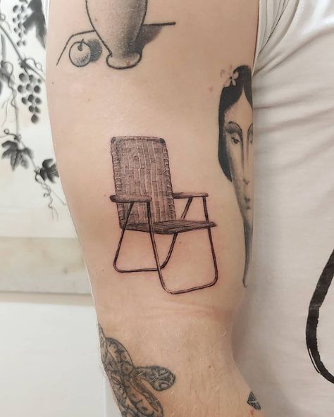 Armchair Tattoo, Body Doodles, Chair Tattoo, Graphic Tattoo, Geisha Tattoo, Geisha Art, Stick N Poke Tattoo, Memorial Tattoo, Poke Tattoo