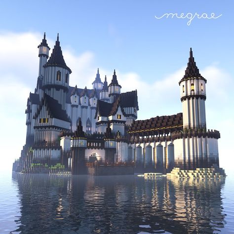 Minecraft White Castle Ideas, Minecraft Survival Castle Base, Minecraft Fantasy Castle Layout, Elvin Castle Minecraft, Modern Castle Minecraft, Mincraft Idea Castel, Minecraft Fantasy Castle Tutorial, Minecraft Castle Survival, Minecraft Castle Inspiration