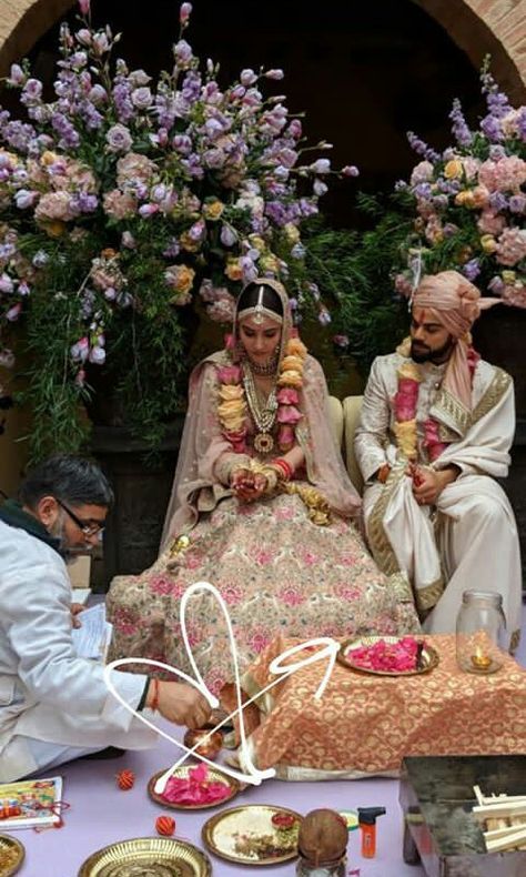 Anushka Sharma wedding Anushka Virat Wedding Photos, Anushka Sharma Wedding, Virushka Wedding, Anushka Wedding, Fake Names, Virat And Anushka, Wedding Day Photography, Indian Wedding Favors, Indian Bridal Photos