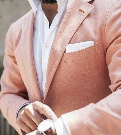 love the peach color blazer Style Gentleman, Herren Style, Mens Fashion Edgy, Mens Fashion Blog, Fashion Suits, Sharp Dressed Man, Sport Chic, Well Dressed Men, Gentleman Style