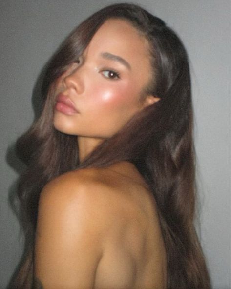 Ashley Moore, Ashley Madekwe, Twisted Series, Laetitia Casta, Selina Kyle, Only Girl, Girl Icons, Brown Hair, Makeup Looks