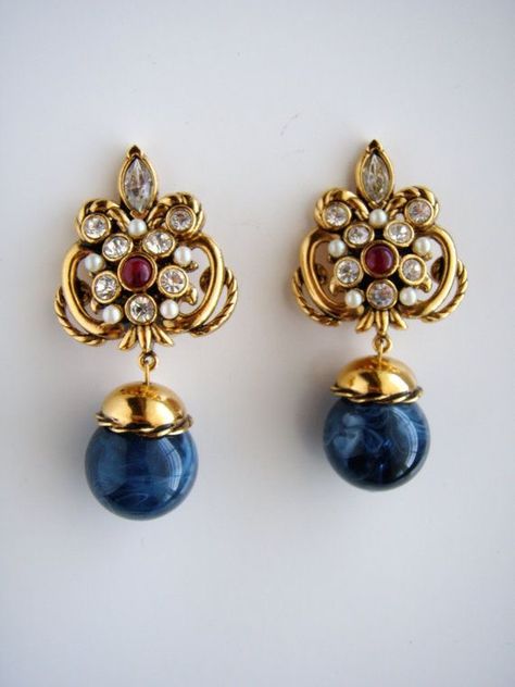 Simple Gold Jewelry Indian, Simple Gold Jewelry, Ornaments Jewelry, Jewelry Diamonds, Lapis Blue, Beads Earrings, Jewelry Design Earrings, Earrings Clip, India Jewelry