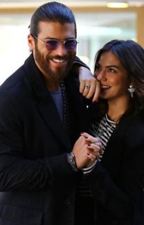 Can Divit : "Erkenci Kus"/Early Bird - FanFictionByDR - Wattpad Turkish Men, Erkenci Kus, Can Yaman, Erkenci Kuş, Leh, Early Bird, Turkish Actors, Losing Her, Mirrored Sunglasses Men