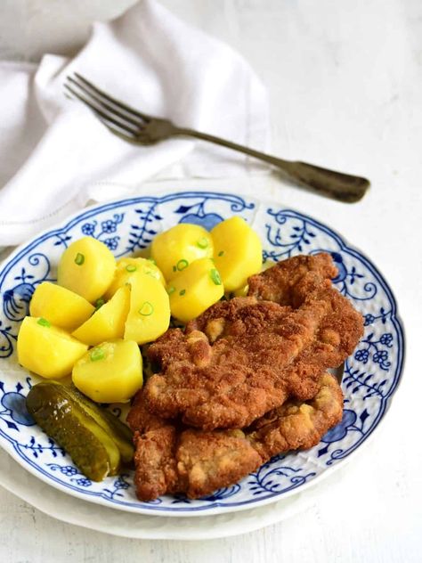 Breaded Pork Schnitzel – Czech Vepřový řízek by CookLikeCzechs Chicken Paprikash With Dumplings, Turkey Schnitzel, Ham And Noodle Casserole, Czech Food, Schnitzel Recipes, Breaded Pork Chops, Pork Schnitzel, Austrian Recipes, Pork Cutlets