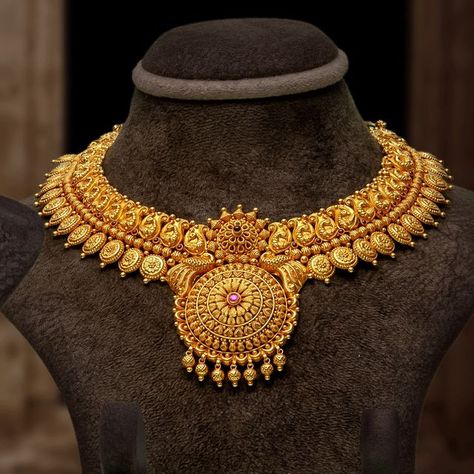 Kerala Jewellery, 22k Gold Necklace, Antique Necklaces Design, Gold Bangles For Women, Antique Necklaces, Gold Jewellry, 22k Gold Jewelry, Gold Bridal Jewellery Sets, Traditional Jewellery