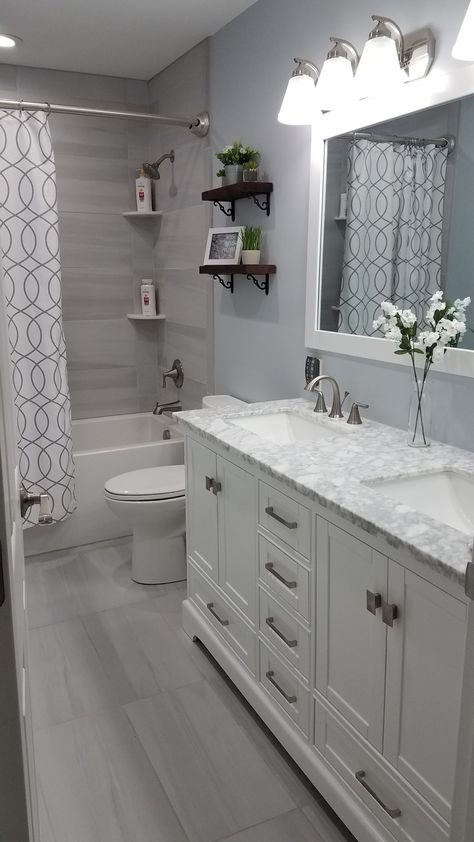 Light Grey Bathrooms, Restroom Remodel, Gray And White Bathroom, Ideas Bathroom Decor, Guest Bathroom Remodel, Full Bathroom Remodel, Gray Bathroom Decor, Organization Bathroom, Wallpaper Bathroom