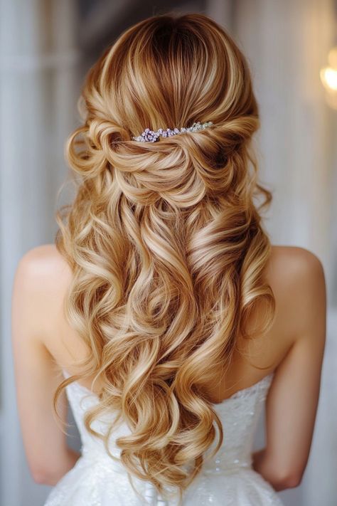 Get ready to fall in love with these 37 loose curl hairstyles for brides! Whether you’re dreaming of relaxed boho waves or polished curls, these styles are guaranteed to turn heads. Check out the full list! #weddingbeautyinspo #loosecurls #bridallooks2024 Wavy Bridal Hairstyles, Curl Hairstyles, Loose Curls Hairstyles, Hairstyles For Brides, Short Hair Bride, Bridal Hair Ideas, Boho Waves, Romantic Curls, Sweetheart Neckline Dress