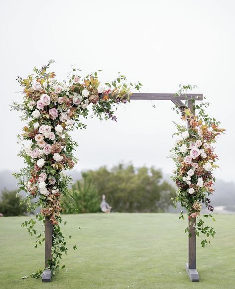 Flower Arch Ideas, Wedding Alters, Floral Arch Wedding, Arch Ideas, Victoria Wedding, Flower Arch, Bridal Bouquet Flowers, Wedding Arch Flowers, Arch Flowers