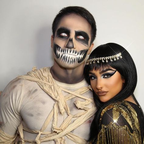 Ashley Holm on Instagram: “#Cleopatra & her #Mummy @theprinceofpersia Happy Halloween 2015 Makeup by me on us both! #DIY #ashKholm” Halloween Make-up Looks, Best Couples, Creepy Halloween Makeup, Cute Halloween Makeup, Halloween Coustumes, Cool Halloween Makeup, Couples Halloween Outfits, Cute Couple Halloween Costumes, Halloween Makeup Scary